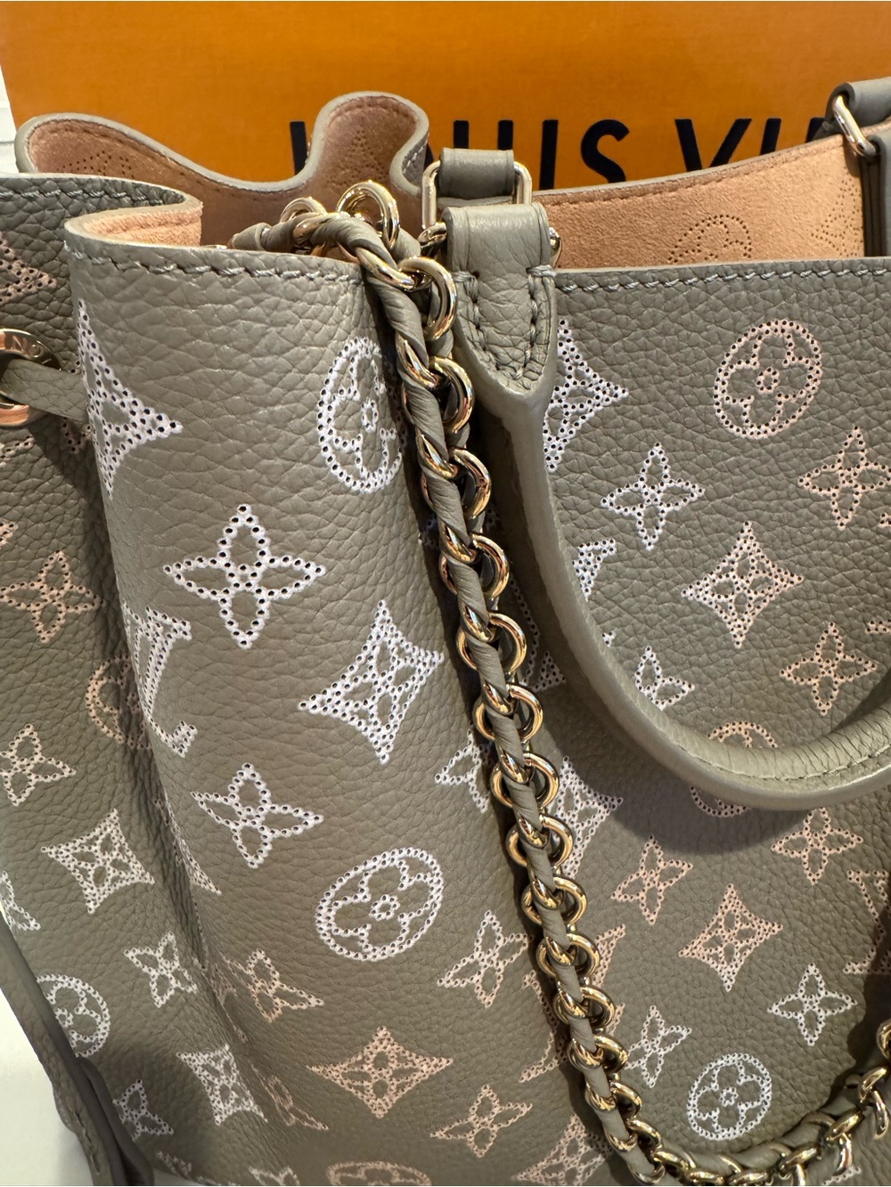 Louis Vuitton Mahina Bella Tote Flight Mode M23395 Authentic - Picture 3 of 11